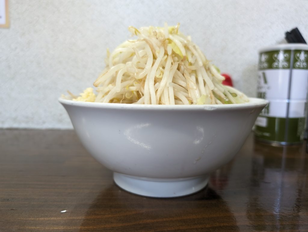 武丸のラーメン野菜マシの量